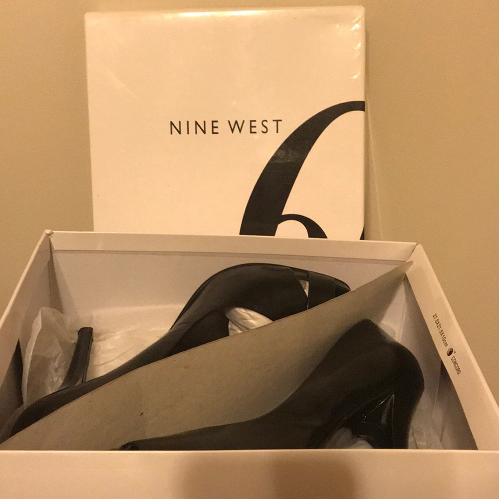 New Nine West Black heels